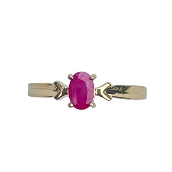 Vintage Ruby Ring - 10k Yellow Gold - 6mm Ruby - Signed WM - Picture 1 of 2